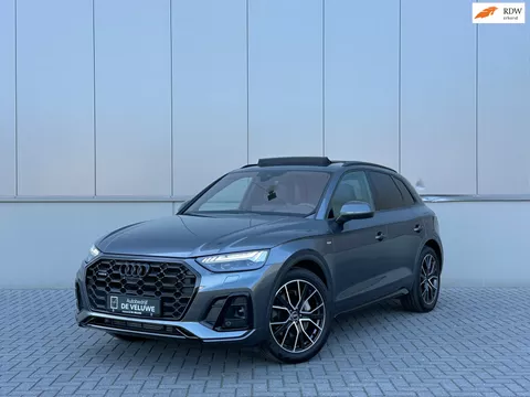 Audi Q5 55 TFSIe S-Line Pano Luchtvering RS-zetels 367PK Audi Q5 55 TFSIe S-Line Pano Luchtvering RS-zetels 367PK